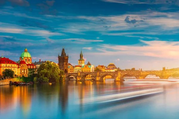 Ponte Carlo, Città Vecchia e Torre della Città Vecchia Ponte Carlo, P — Foto Stock