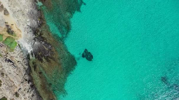 Vista Aérea Drones Del Paraíso Tropical Como Playa Con Agua — Vídeos de Stock