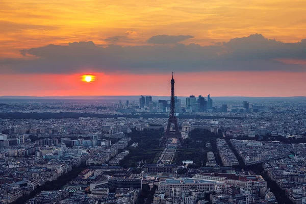 Vista de París con la Torre Eiffel desde el edificio Montparnasse. Eiff. — Foto de Stock