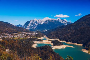 Panoramik manzarası, göl, Centro Cadore İtalya, Alpleri'nde