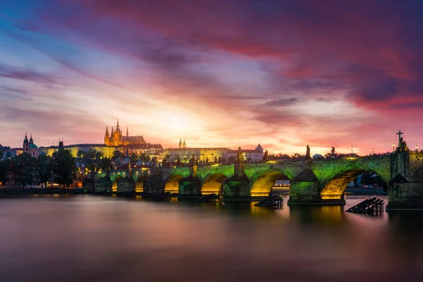 Karlsbrücke Bei Sonnenuntergang Mit Buntem Himmel Prag Tschechische Republik Prager — Stockfoto