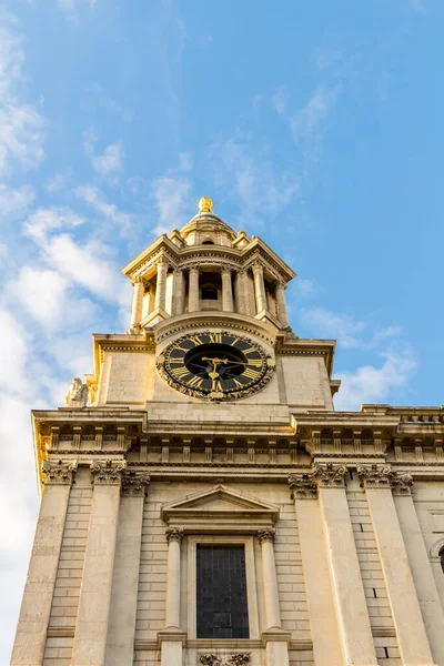 セント ポールス教会時計および時計塔 ロンドン イングランド — ストック写真
