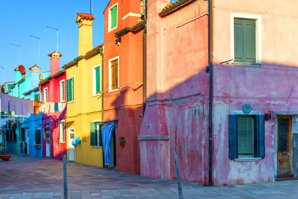Rue Avec Des Bâtiments Colorés Dans Île Burano Venise Italie — Photo