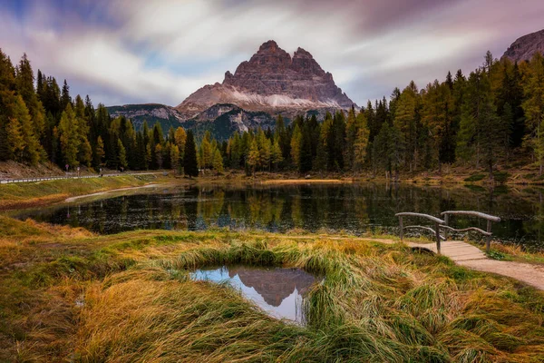 Vista Otoño Del Lago Antorno Lago Antorno Situado Zona Dolomitas — Foto de Stock