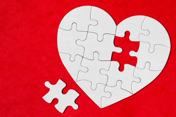 Puzzle Forma Cuore Sfondo Colori Cuore Puzzle Sfondo Legno Pezzo — Foto Stock