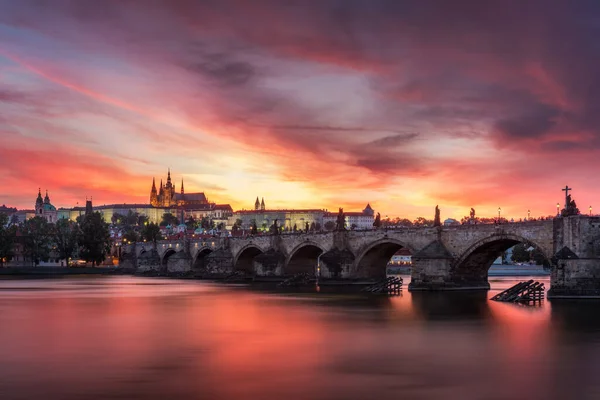 Pont Charles Coucher Soleil Avec Ciel Coloré Prague République Tchèque — Photo