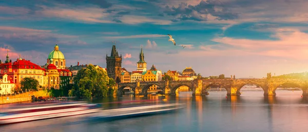 Карлов Мост Старый Город Староместская Башня Карлова Моста Прага Чехия — стоковое фото