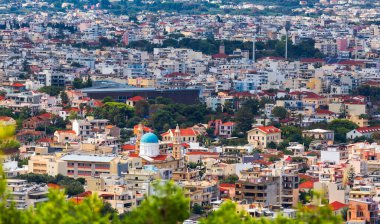 Yunanistan 'ın Girit kentindeki Hanya' nın eski Venedik Limanı 'nda fisihing Boats and Yachts. Hanya, Girit, Yunanistan. Chania, Girit 'in ikinci büyük şehri ve Chania bölgesinin başkentidir..