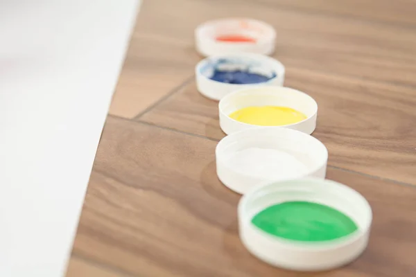 White Red Blue Green Yellow Lids Paints — Stock Photo, Image