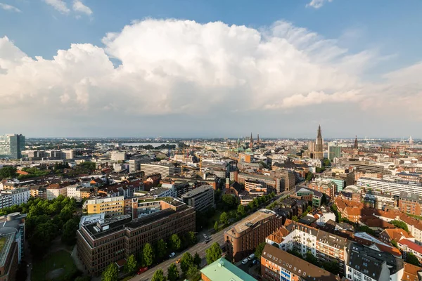 Hamburg, Almanya eski kasaba parçası göz ardı — Stok fotoğraf