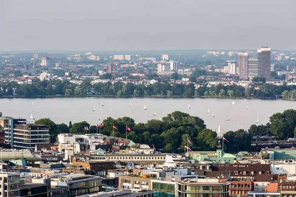 Hamburg, Almanya eski kasaba parçası göz ardı — Stok fotoğraf