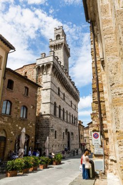 Ortaçağ ve Rönesans şehrin Montepulciano, Toskana, İtalya binaların dış görünümü