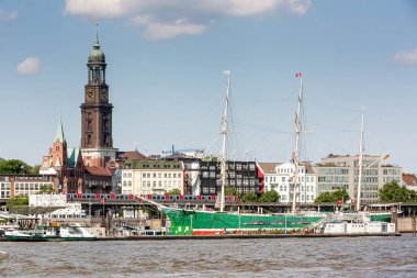 St. Pauli Piers bir Hamburgs büyük turistik görünümünü