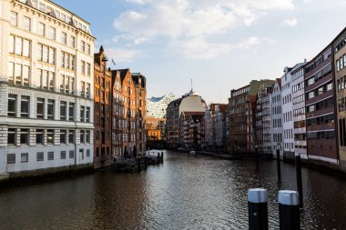 Speicherstadt da denilen Hafen, Hamburg şehir görünümünü