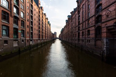 Speicherstadt da denilen Hafen, Hamburg şehir görünümünü