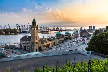 St. Pauli Piers, Hamburgs büyük turistik görünümünü