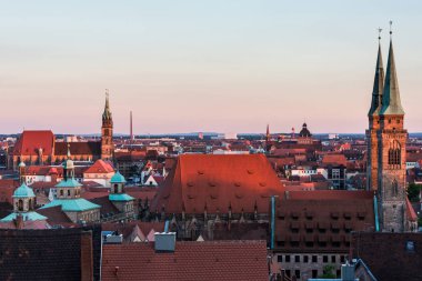 Sankt Sebaldus Kilisesi Nürnberg eski şehir kısmında dış görünümü