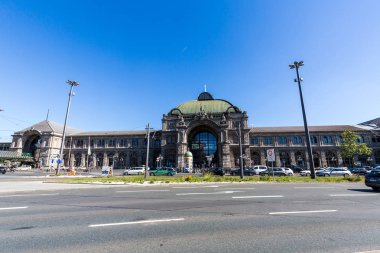 Ana tren istasyonu Meydanı Nürnberg eski şehir kısmında görünümünü