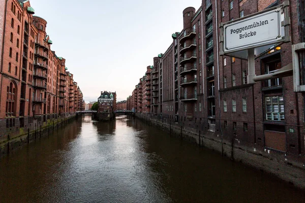 Vue de la Speicherstadt, également appelée Hafen City, à Hambourg — Photo