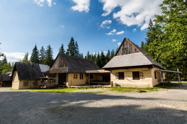Orava köy Müzesi Zuberec - Brestova görünümünü