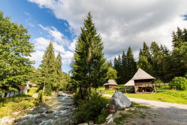 Orava köy Müzesi Zuberec - Brestova görünümünü