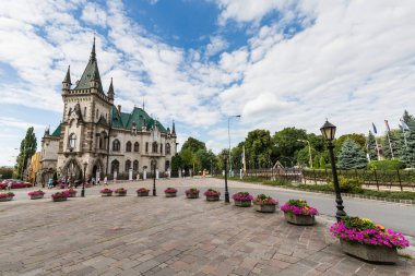Kosice, Slovakya eski şehir kısmında tarihi binaların görünümü