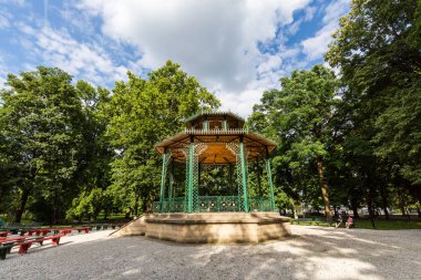 Kosice, Slovakya eski şehir kısmında tarihi binaların görünümü