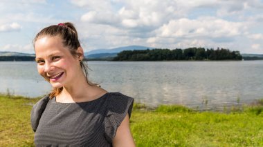 Bariyer kıza Gölü Oravska Priehrada Kuzey Slovakya