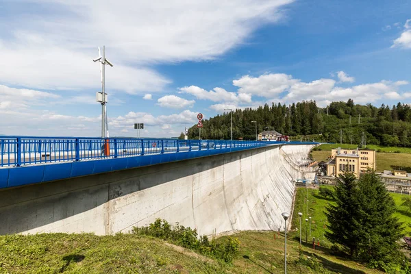 Nézd a vízierőmű Oravská Priehrada Szlovákiában — Stock Fotó