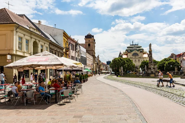 Történelmi épületek a régi város része a szlovákiai Kassa látképe — Stock Fotó