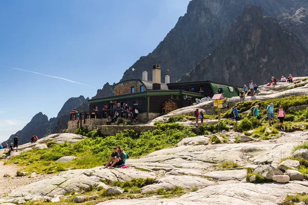 Den Teryho Chata och naturen runt i slovakiska bergen Vysoké Tatry — Stockfoto