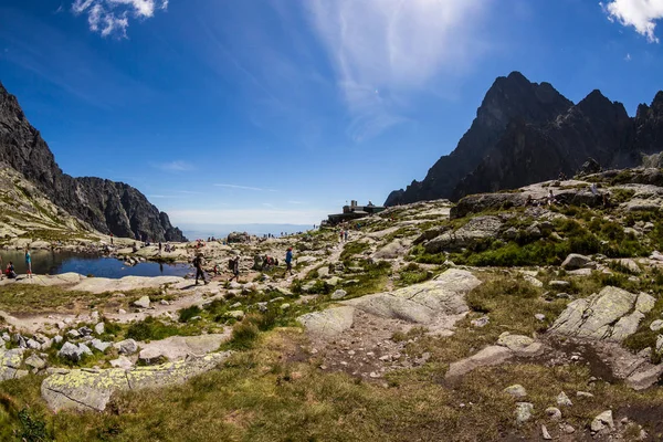 Uitzicht op de Teryho Chata en de natuur rond in de Slowaakse bergen — Stockfoto