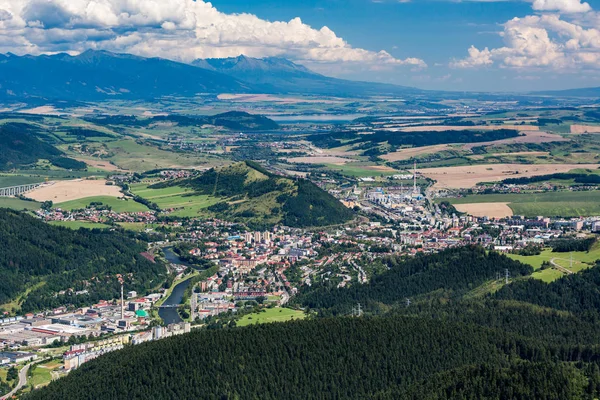Montagna Tlsta Hora nella Valle Cutkovska Dolina vicino a Ruzomberok — Foto Stock