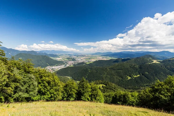 Hory v Cutkovska dolině nedaleko Ružomberok Tlsta — Stock fotografie