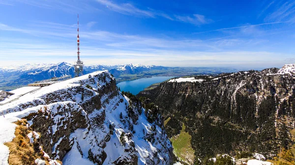 Nézd meg a Niederhorn Beatenber hegyre, Svájc — Stock Fotó