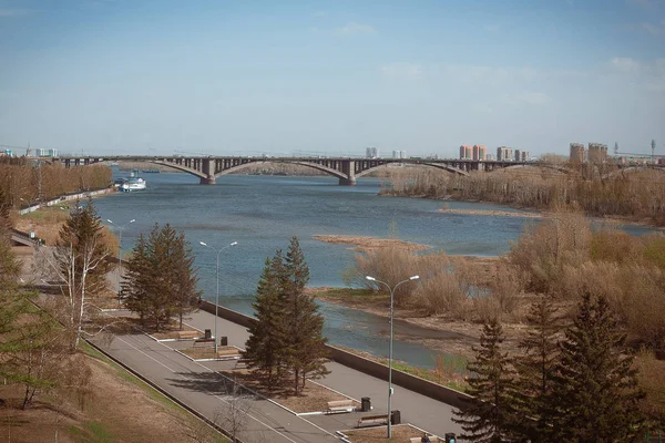 Paisaje urbano, Krasnoyarsk, vista nublada —  Fotos de Stock