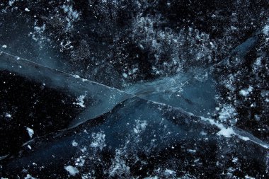 Baykal Gölü 'nün güzel mavi buzu, Listvyanka Köyü