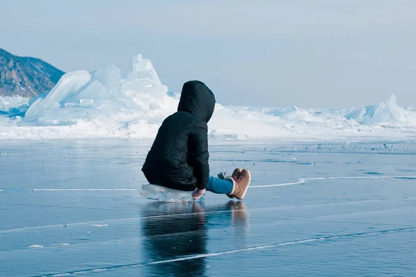 Girl Looks Ice Lake Baikal Height — Stock Photo, Image