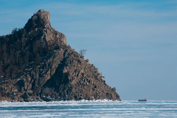 Aerodeslizador Acerca Orilla Hielo Del Lago Baikal — Foto de Stock