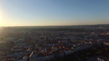 Prag şehrinin havadan görünüşü