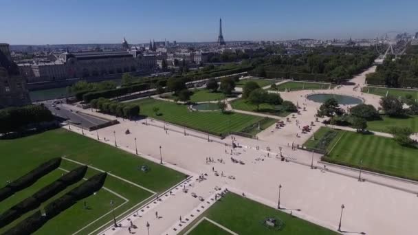Luchtfoto van het park in Parijs — Stockvideo