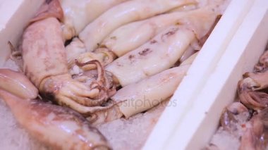 süpermarkette buzda ahtapot