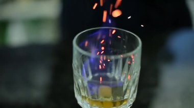 cam Çubuğu'nda alkol yakar