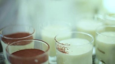 Tatlı şeker kakao tozu yemek