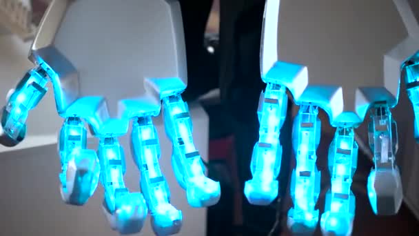 Leuchtende Roboterarme aus nächster Nähe — Stockvideo