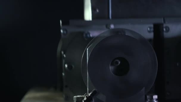 Η μηχανή λείανσης σε δράση — Αρχείο Βίντεο