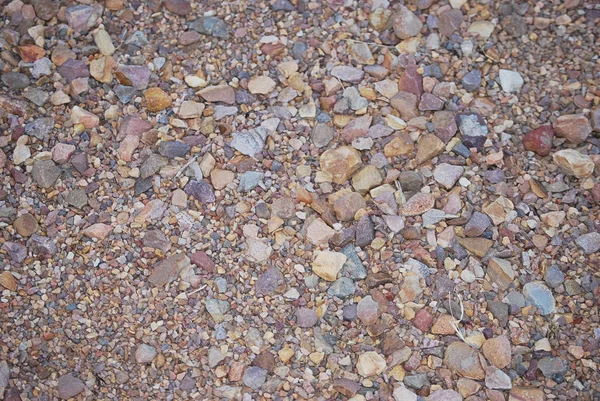 Boyut ve renklerde çeşitli taşlar