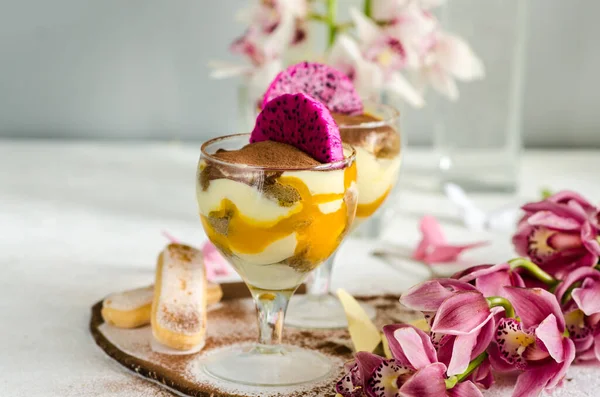 Dessert Crème Tiramisu Doux — Photo