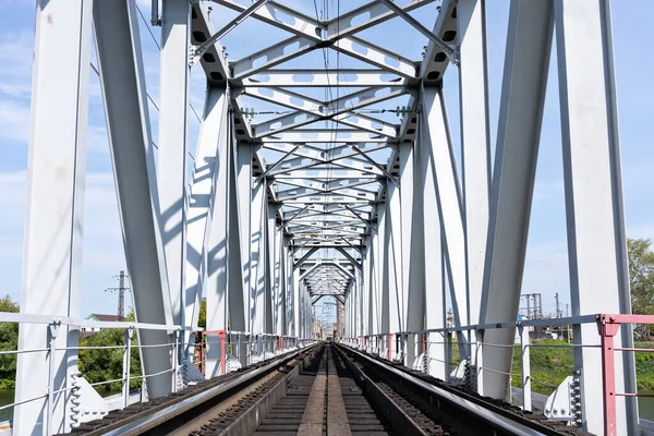 Empty Long Railway Metallic Bridge Rails Sunny Day — Stock Photo, Image