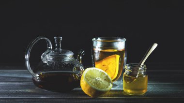 limon, siyah çay, tatlım. Çay partisi. Çaydanlık. 